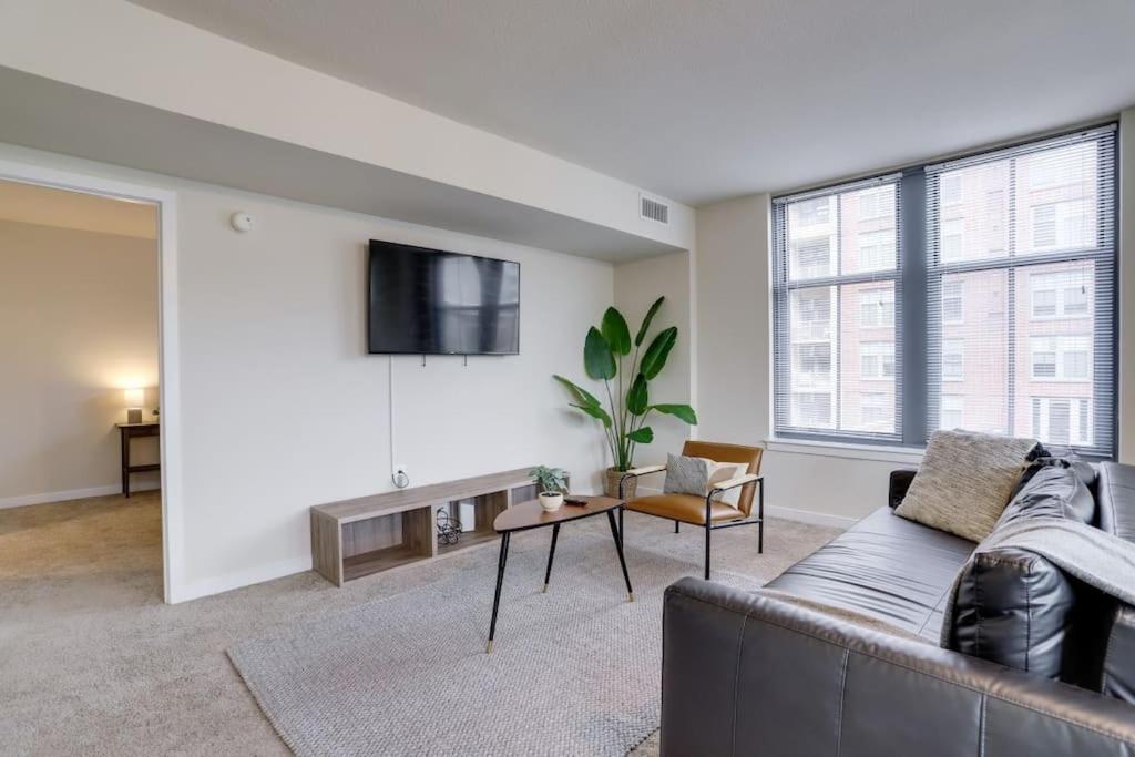 Fantastic 2 Bedroom Condo At Pentagon City Arlington Esterno foto