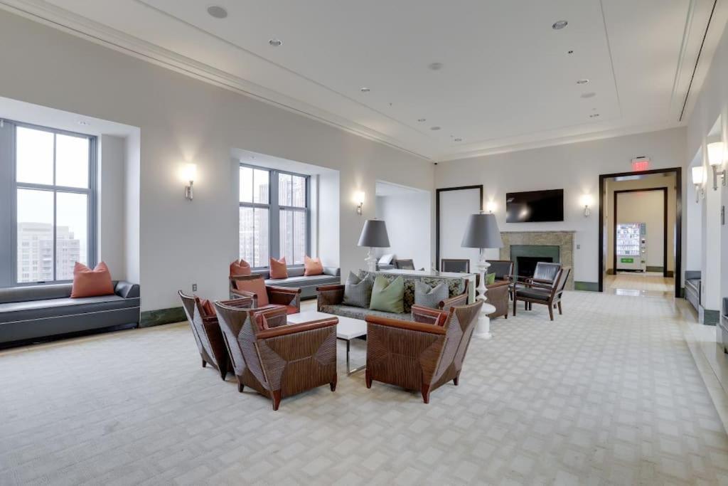 Fantastic 2 Bedroom Condo At Pentagon City Arlington Esterno foto