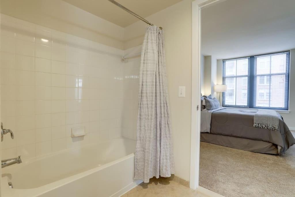 Fantastic 2 Bedroom Condo At Pentagon City Arlington Esterno foto