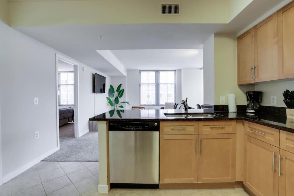 Fantastic 2 Bedroom Condo At Pentagon City Arlington Esterno foto
