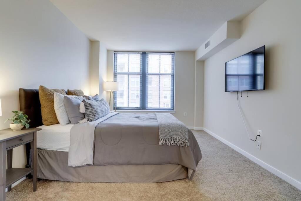 Fantastic 2 Bedroom Condo At Pentagon City Arlington Esterno foto